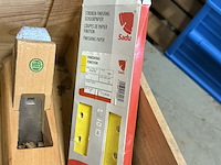 Lot 82 - handschuurmachine met klemmen + schuurpapier 8 stuks - afbeelding 4 van  4