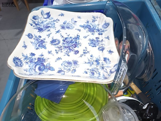 Lot 82 - huisraad. 1 bak - afbeelding 4 van  5