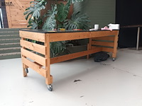 Lot 82 - mobiele houten werktafel - afbeelding 3 van  3