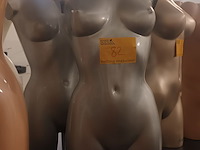 Lot 82 - paspop vrouw torso - afbeelding 2 van  4