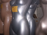 Lot 82 - paspop vrouw torso - afbeelding 4 van  4
