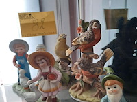 Lot 82 - porseleinen beeldjes met vogels - afbeelding 1 van  1