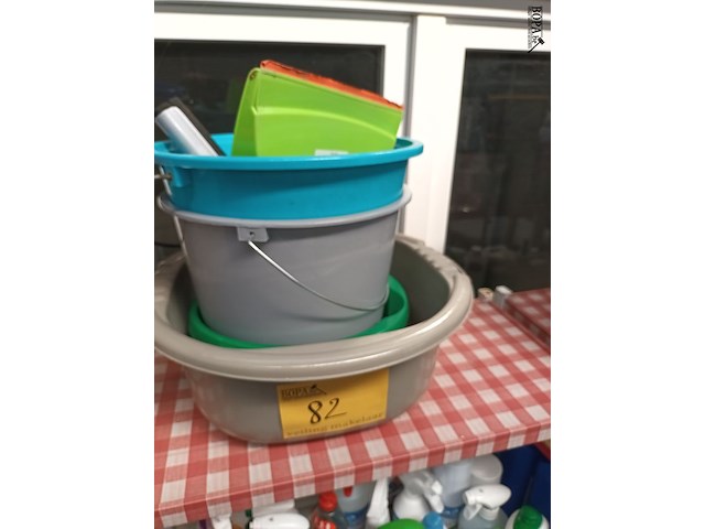 Lot 82 - pvc emmers en kuip. 8 stuks - afbeelding 3 van  3