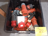 Lot 82 - stekkers en stopcontacten 400v - afbeelding 1 van  3