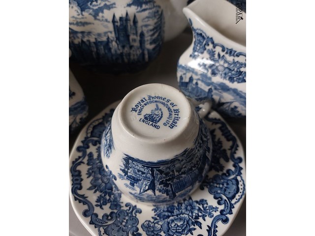 Lot 82 - theeservies ‘royal homes of britain’, ong 35 - afbeelding 3 van  3