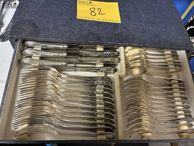 Lot 82 - vintage bestekkoffer - afbeelding 4 van  5