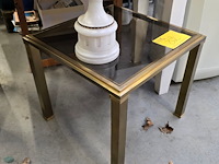 Lot 82 - vintage bijzettafeltje in koper en glas - afbeelding 2 van  2