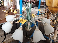 Lot 822 - luster met bloemen - afbeelding 1 van  3