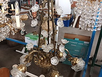 Lot 826 - luster in koper met bloemen in glas - afbeelding 1 van  5