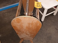 Lot 829 - houten krantenrekje - afbeelding 2 van  4