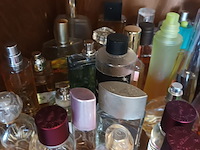 Lot 83 - aangebroken parfumflesjes. 70 stuks - afbeelding 3 van  7