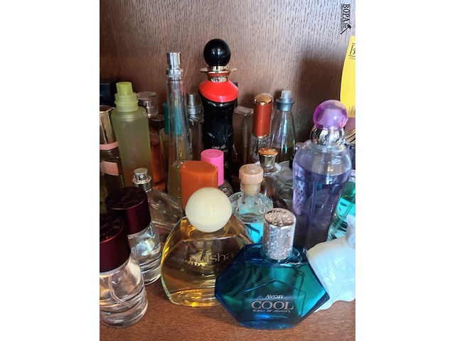 Lot 83 - aangebroken parfumflesjes. 70 stuks - afbeelding 4 van  7