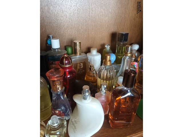 Lot 83 - aangebroken parfumflesjes. 70 stuks - afbeelding 6 van  7