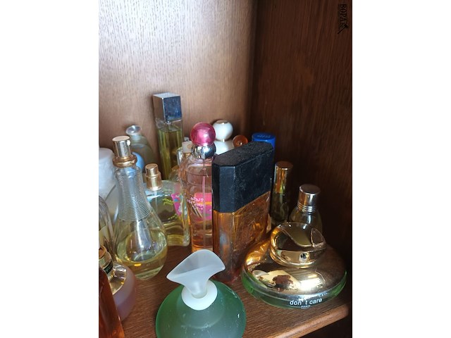 Lot 83 - aangebroken parfumflesjes. 70 stuks - afbeelding 7 van  7
