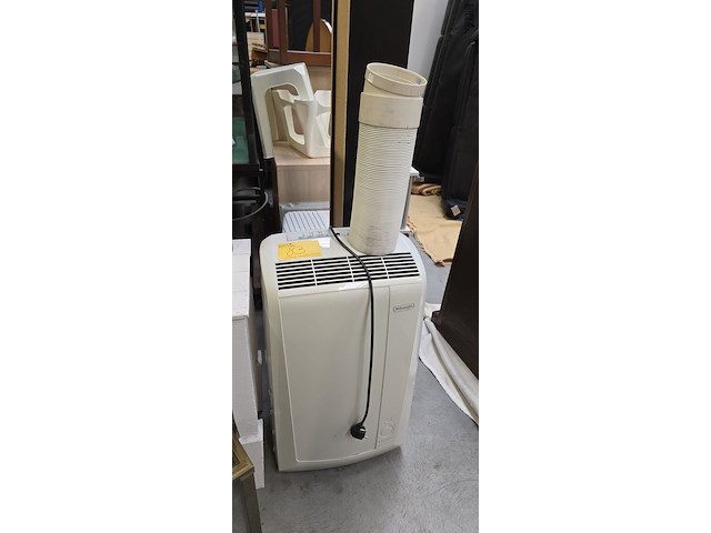 Lot 83 - airco delonghi met afvoer - afbeelding 1 van  9
