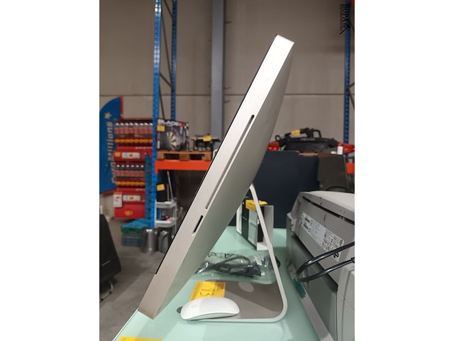 Lot 83 - apple imac - afbeelding 2 van  2