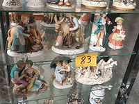 Lot 83 - beeldjes en decoratie in porselein. 35 stuks - afbeelding 1 van  6