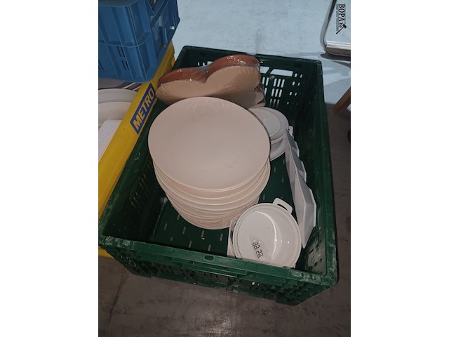 Lot 83 - borden en schalen - afbeelding 3 van  4