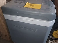 Lot 83 - campingaz 12v koelbox