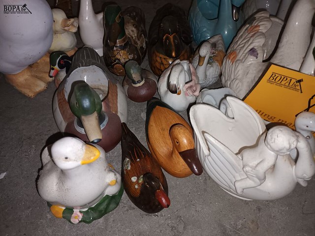 Lot 83 - decoratieve zwanen en eenden. 25 stuks - afbeelding 2 van  6