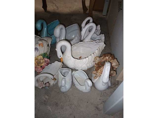 Lot 83 - decoratieve zwanen en eenden. 25 stuks - afbeelding 4 van  6