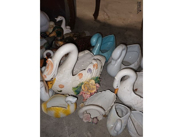 Lot 83 - decoratieve zwanen en eenden. 25 stuks - afbeelding 5 van  6