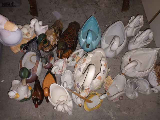 Lot 83 - decoratieve zwanen en eenden. 25 stuks - afbeelding 6 van  6