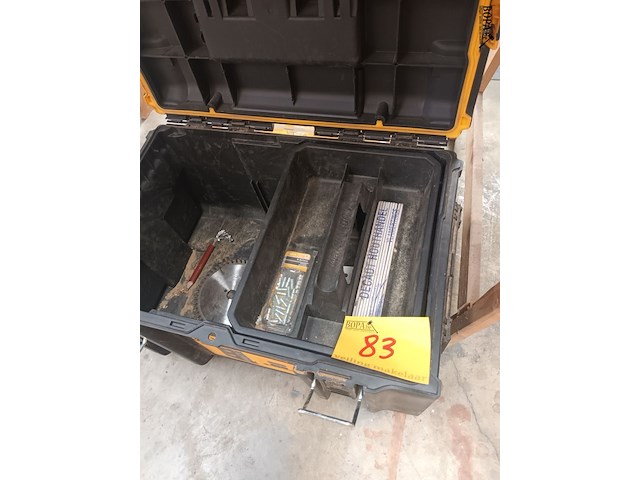 Lot 83 - dewalt materiaalkoffer - afbeelding 1 van  4