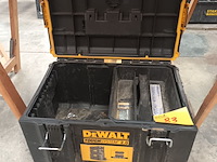 Lot 83 - dewalt materiaalkoffer - afbeelding 2 van  4