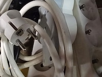 Lot 83 - diverse verlengsnoeren ong 11 stuks - afbeelding 5 van  5