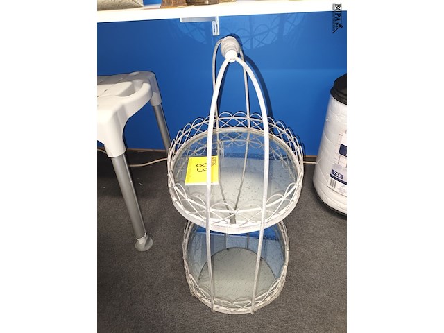 Lot 83 - etagère - afbeelding 2 van  3