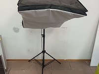 Lot 83 - fotostudio lamp - afbeelding 2 van  3