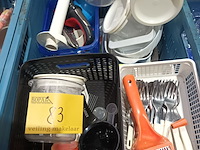 Lot 83 - huisraad. 1 bak - afbeelding 1 van  5