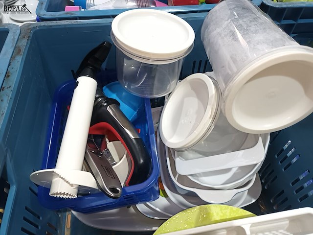 Lot 83 - huisraad. 1 bak - afbeelding 2 van  5