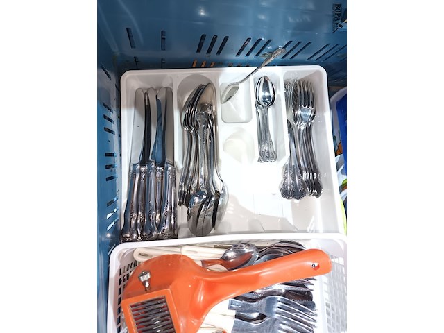 Lot 83 - huisraad. 1 bak - afbeelding 4 van  5