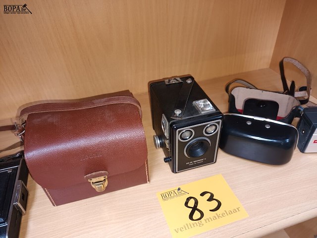 Lot 83 - kodak fototoestellen. 3 stuks - afbeelding 4 van  5