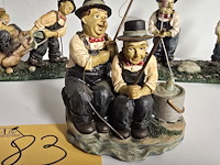 Lot 83 - laurel & hardy beeldjes 8 stuks - afbeelding 5 van  8
