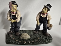 Lot 83 - laurel & hardy beeldjes 8 stuks - afbeelding 8 van  8