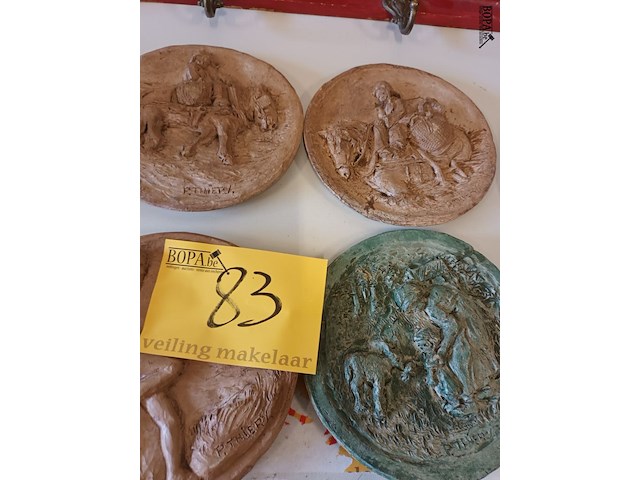 Lot 83 - muur kunstwerkjes. 4 stuks - afbeelding 1 van  5