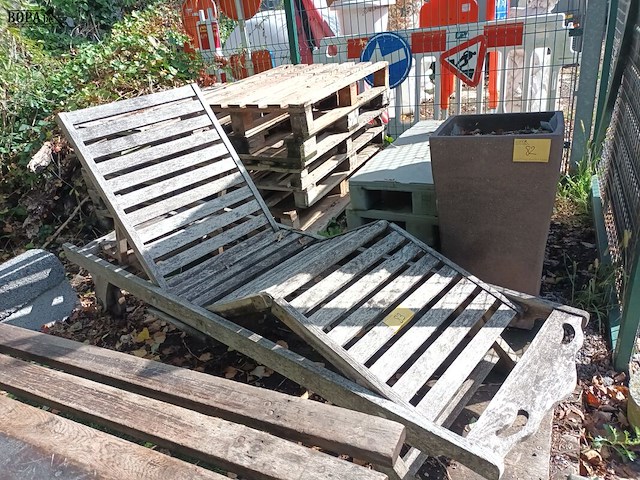 Lot 83 - tuinbed in teakhout - afbeelding 2 van  2