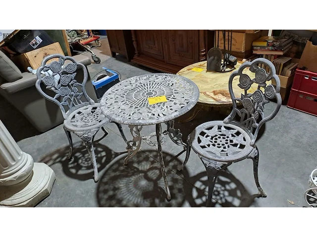 Lot 83 - tuinset metaal - 3 stuks - afbeelding 1 van  4