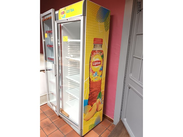 Lot 83 - verticale drankenkoeler ice tea - afbeelding 1 van  3