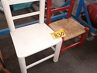 Lot 830 - kinderstoeltje. 2 stuks - afbeelding 2 van  3
