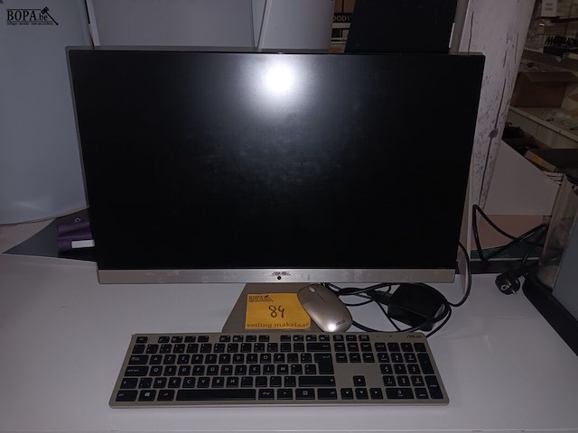 Lot 84 - computerconfiguratie - afbeelding 1 van  4