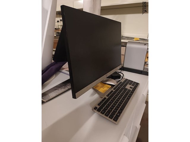 Lot 84 - computerconfiguratie - afbeelding 2 van  4