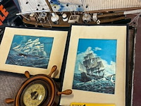 Lot 84 - decoratie modelbouw zeilschip model belle poule en andere - afbeelding 1 van  4
