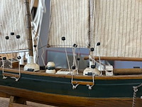 Lot 84 - decoratie modelbouw zeilschip model belle poule en andere - afbeelding 3 van  4