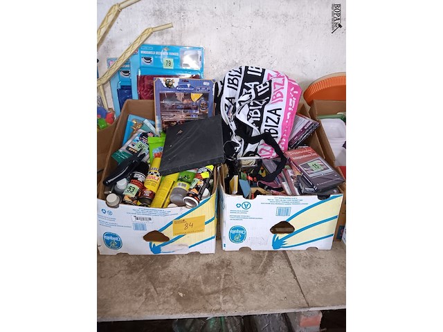 Lot 84 - diverse prijzen. 2 dozen - afbeelding 1 van  5