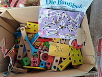 Lot 84 - doos houten bouwblokken en doos houten baufix constructiespe - afbeelding 3 van  3
