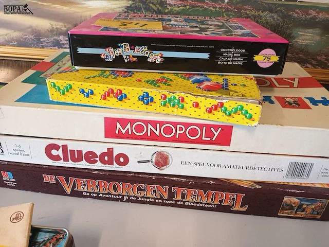 Lot 84 - gezelschapsspelen. 5 stuks - afbeelding 3 van  5